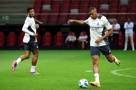 藉由这种竞 藉由这种竞